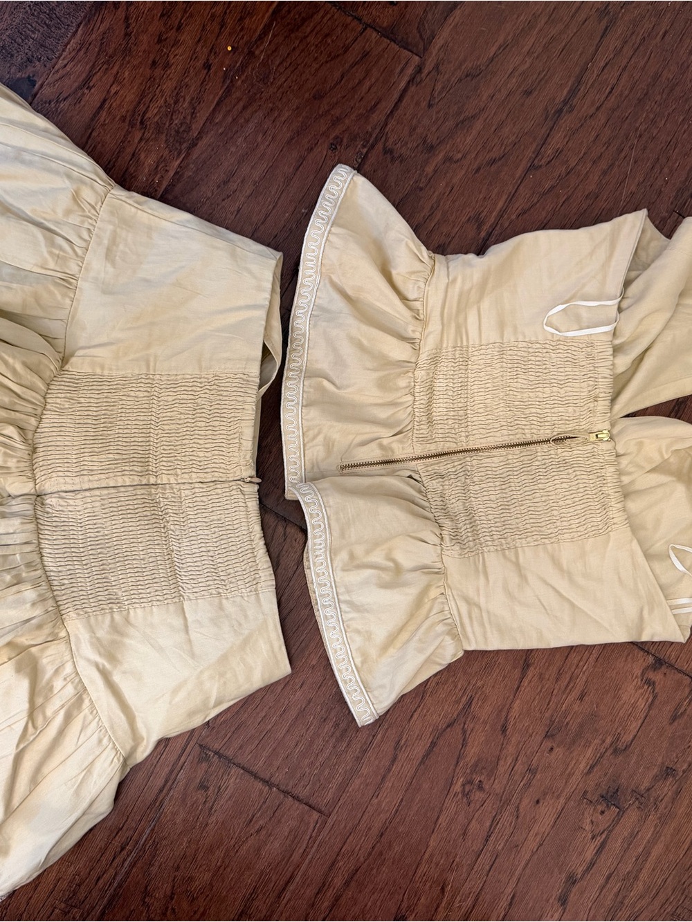 Cake for Dinner Beige Halter Top and matching Skort Set, top xs and bottom m - Picture 5 of 6